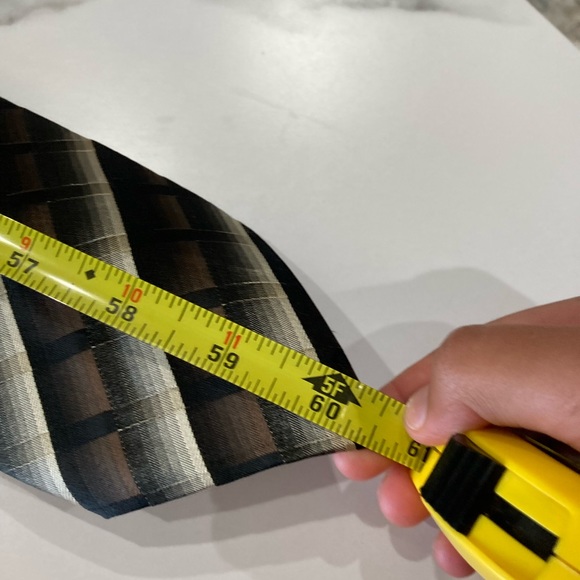 A brown and tan a wonderful material. - Picture 2 of 5